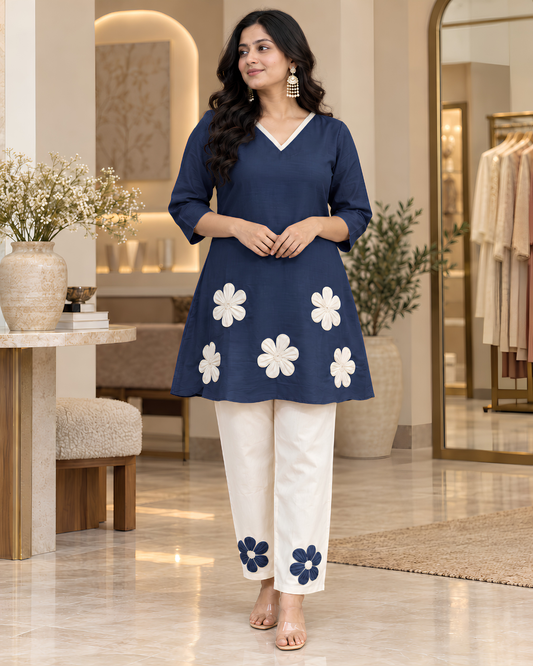 Women’s Floral Embroidered Kurta Pant Set