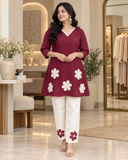 Women’s Floral Embroidered Kurta Pant Set