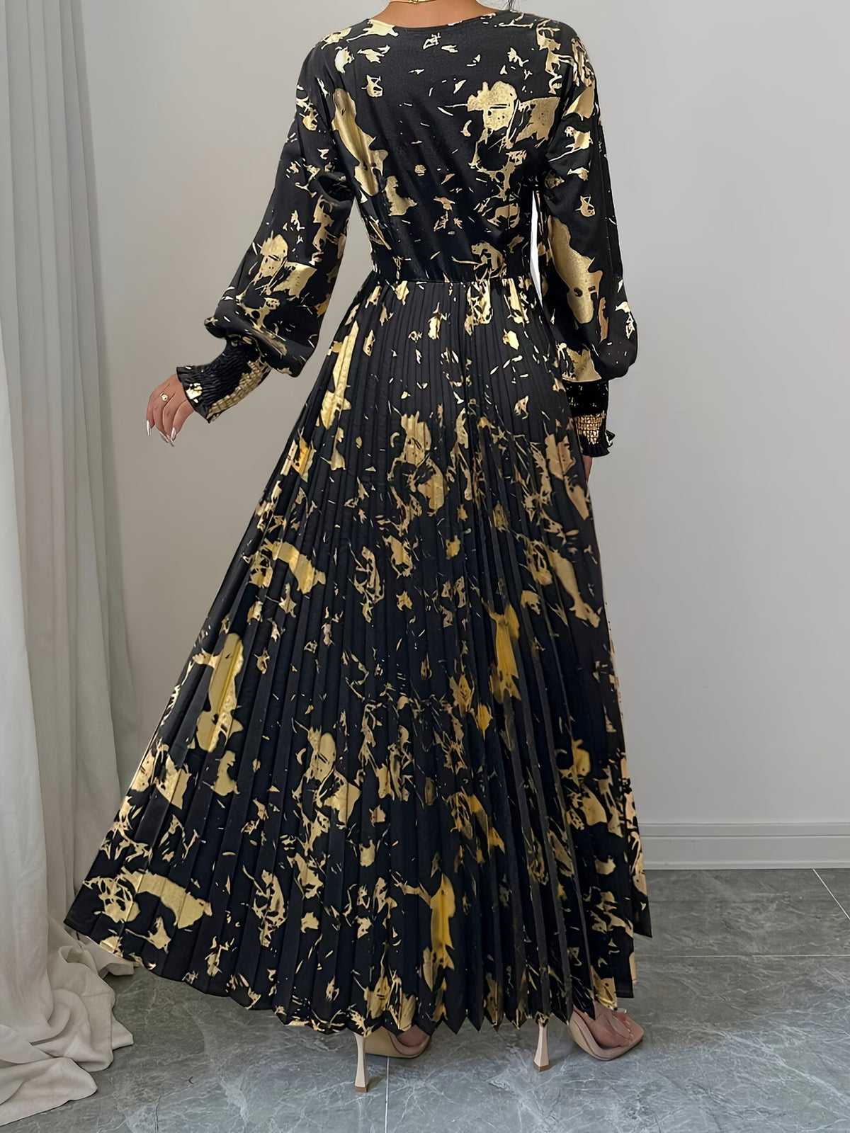 Women’s Floral Printed Pleated Maxi Dress