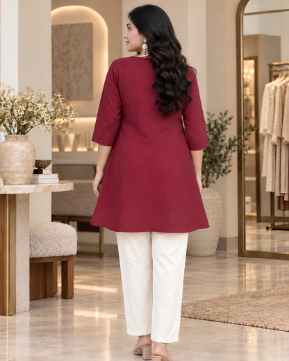 Women’s Floral Embroidered Kurta Pant Set
